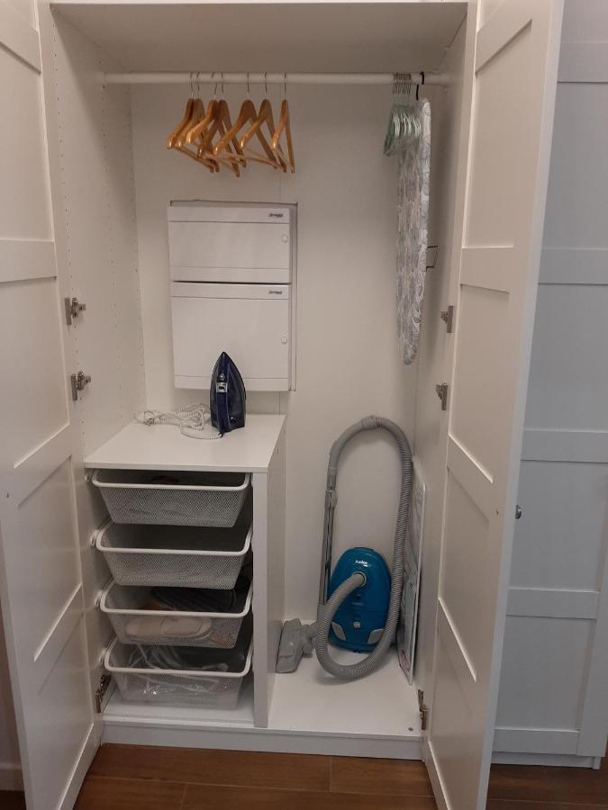 Aparta Lotnisko Wrocław Exteriör bild