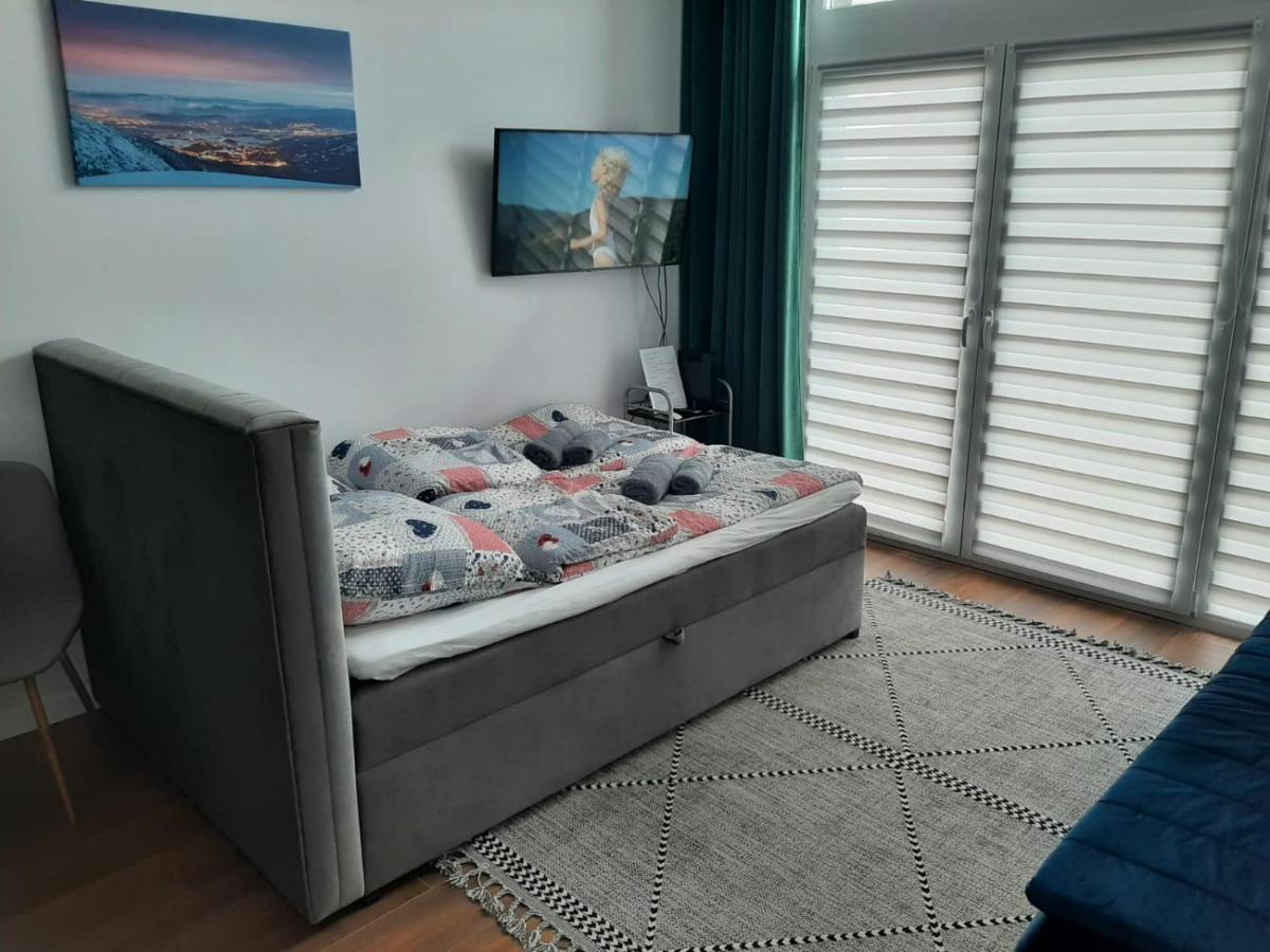 Aparta Lotnisko Wrocław Exteriör bild