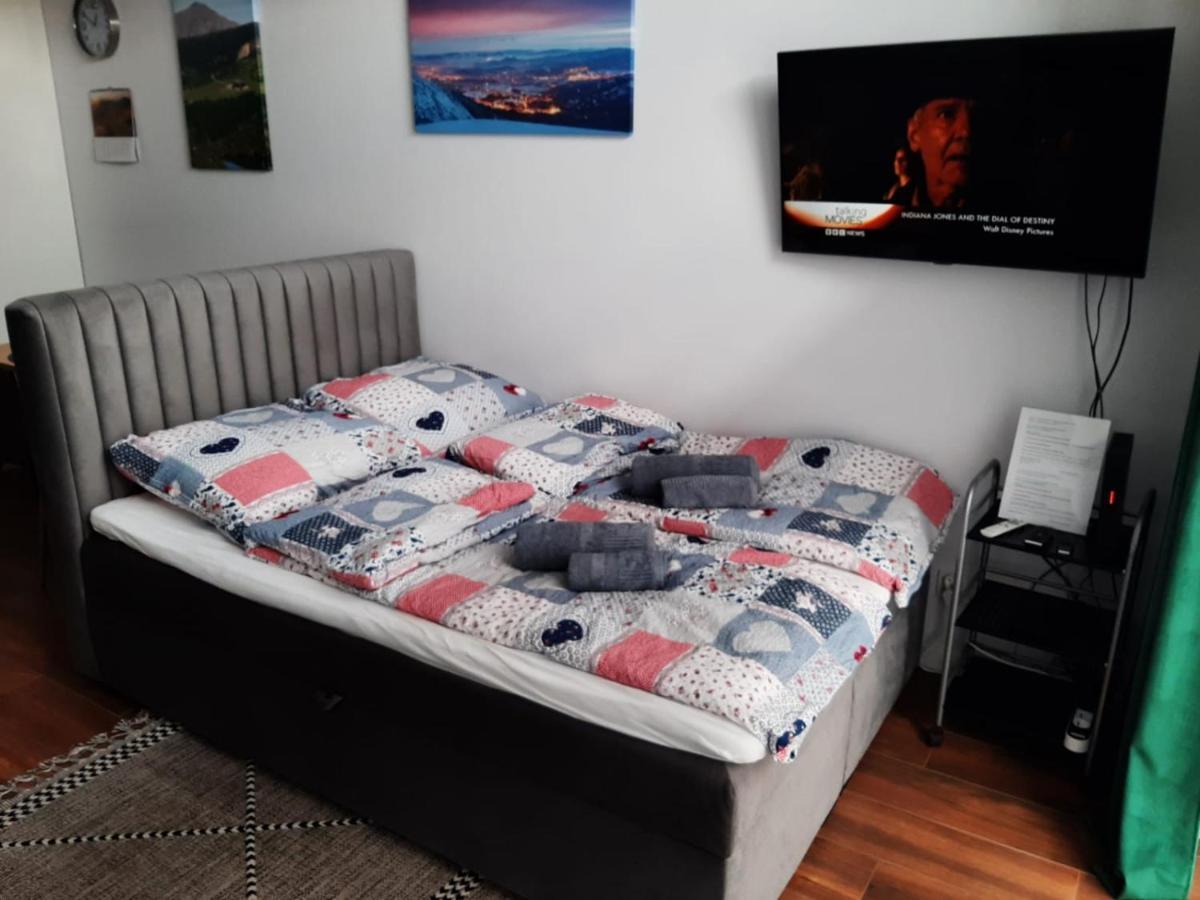 Aparta Lotnisko Wrocław Exteriör bild