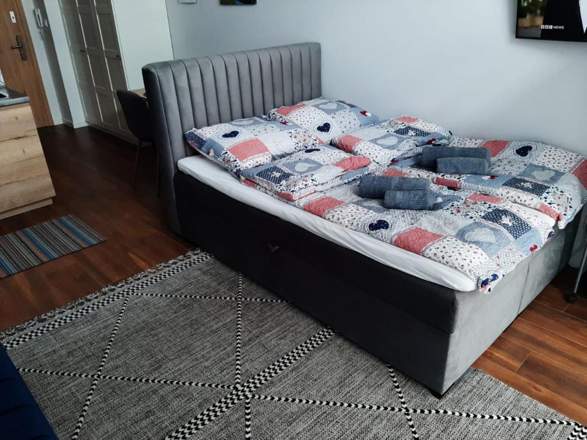 Aparta Lotnisko Wrocław Exteriör bild