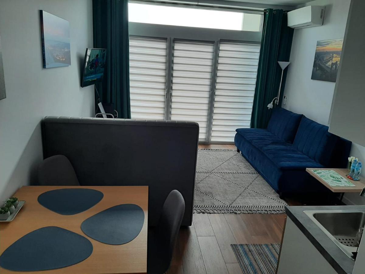 Aparta Lotnisko Wrocław Exteriör bild