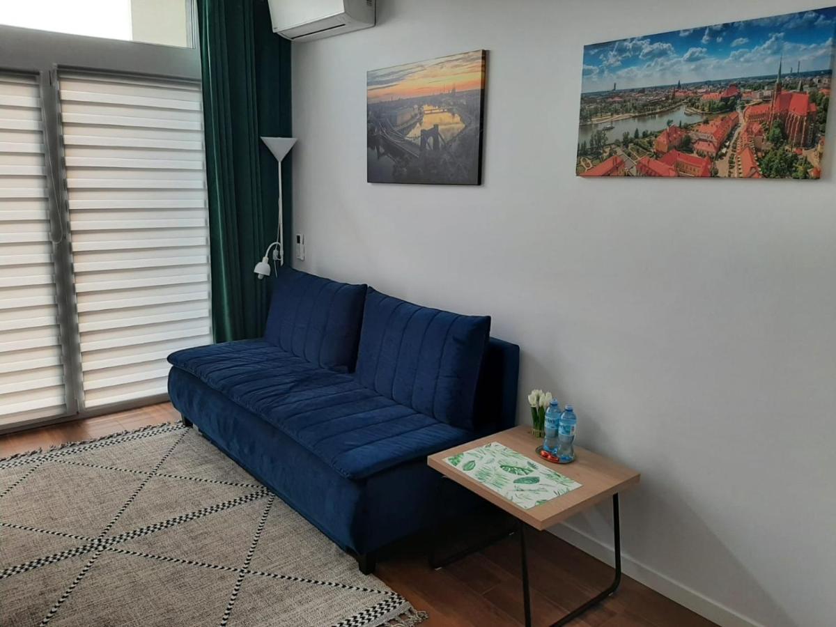 Aparta Lotnisko Wrocław Exteriör bild